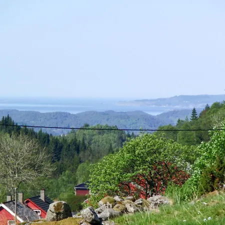 Utsikten Feriehus *